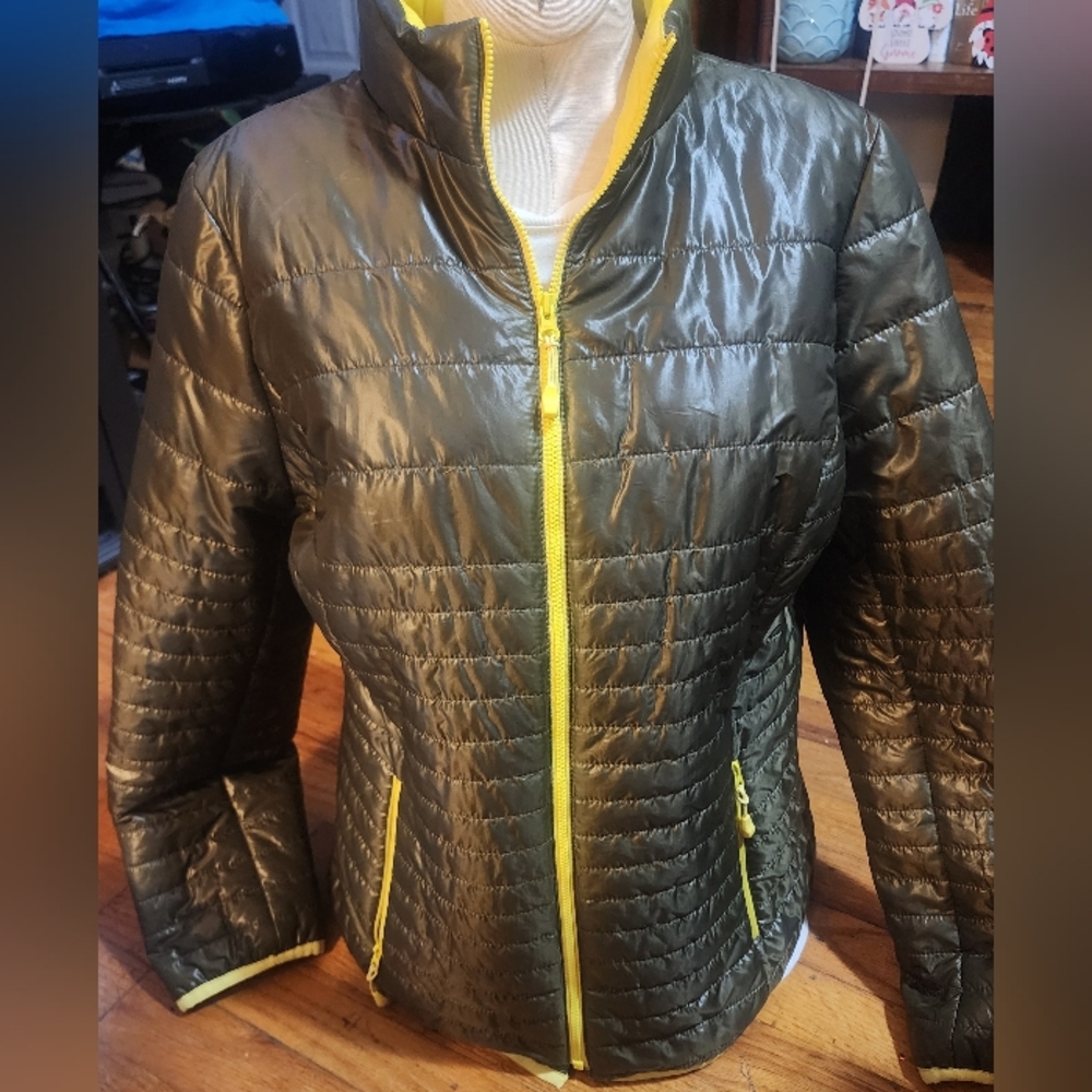 Talbots Army Green Lightweight Packable Puffer Jacket Medium Spring Travel Coat